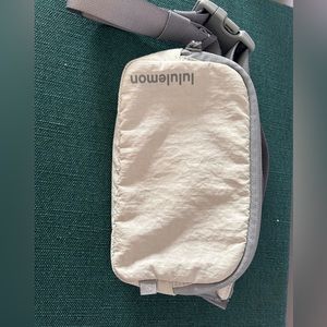 Lululemon belt bag mini